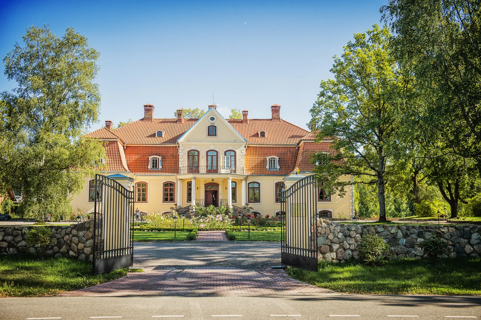 Exterior photography by Andrejs Zavadskis - Photo 94